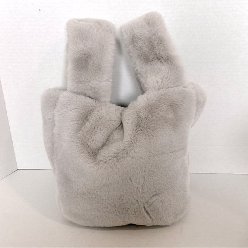 Coco + Carmen Priscilla Faux Fur Tote bag in silver grey